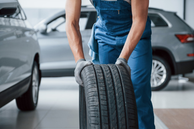 É ruim utilizar pneus de marcas diferentes?