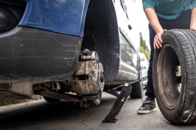 5 riscos de não comprar pneus na medida correta